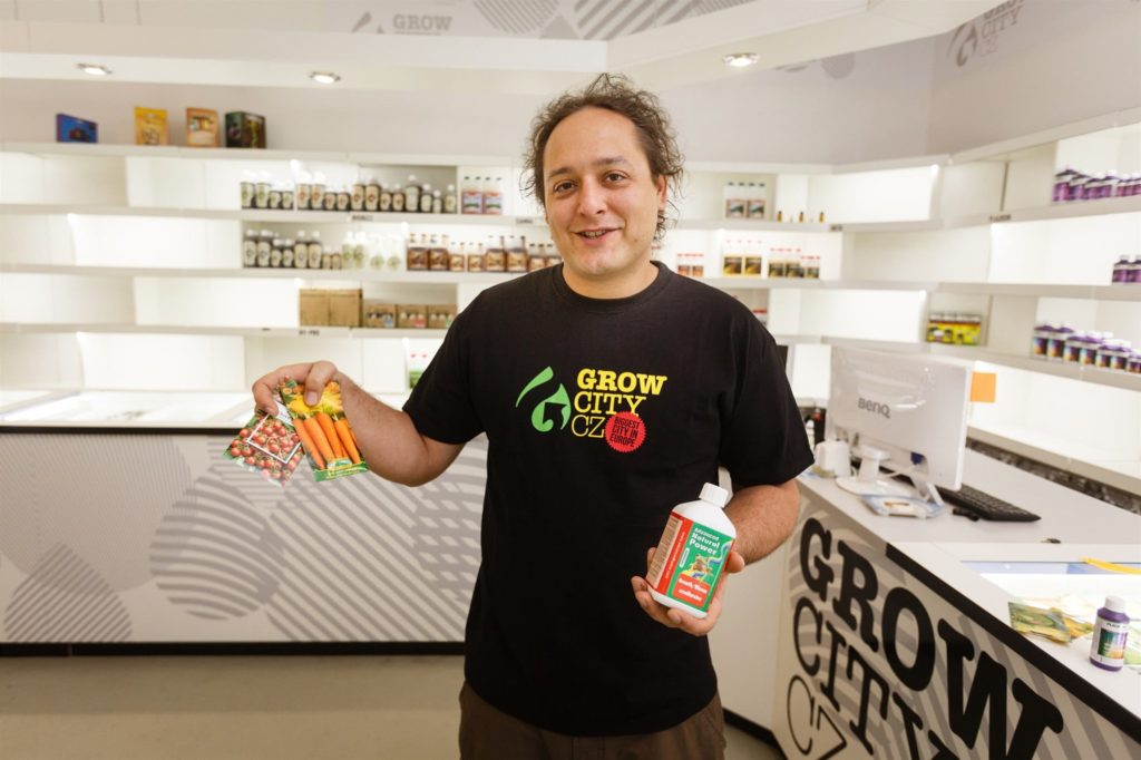 Michal-Otipka-razie-na-growshopy-growmart